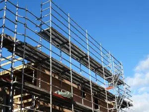 Professionele steigerbouw Amsterdam met veilige en stabiele steigers voor renovaties en bouwprojecten
